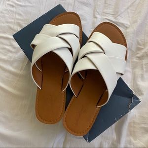 Universal thread Krissy sandal